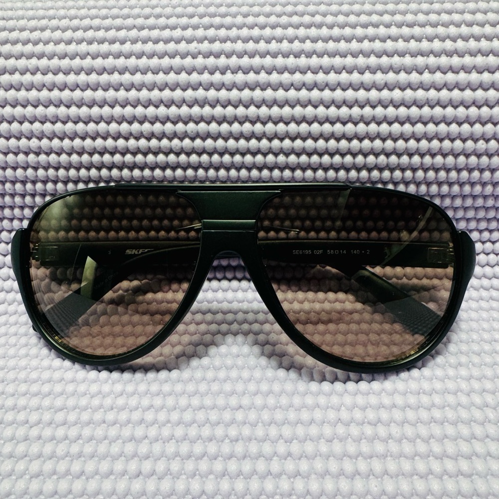 SKECHERS Stylish Black Aviator Sunglasses